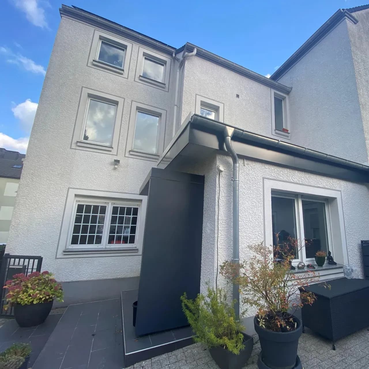 Wohnhaus mit installierter Energietechnik und separatem Technikbereich